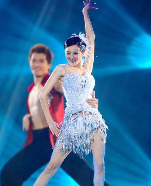 皇冠信用盘登2登3_连登3年春晚皇冠信用盘登2登3,婚姻被小三插足,遭家暴2次堕胎,如今坚强的活着