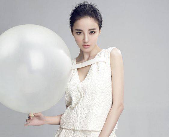 皇冠信用盘登2登3_连登3年春晚皇冠信用盘登2登3,婚姻被小三插足,遭家暴2次堕胎,如今坚强的活着