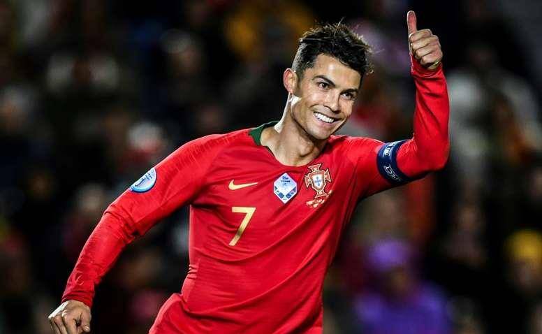 欧洲杯买球用哪个软件_星光璀璨欧洲杯买球用哪个软件!葡萄牙国家队公布豪华大名单 欧洲杯他们要起飞了