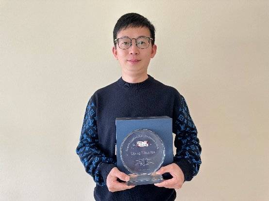 皇冠信用网会员注册_国际注册法务会计师协会(FCPAS)授予向凌云为注册法务会计师FCPA杰出会员