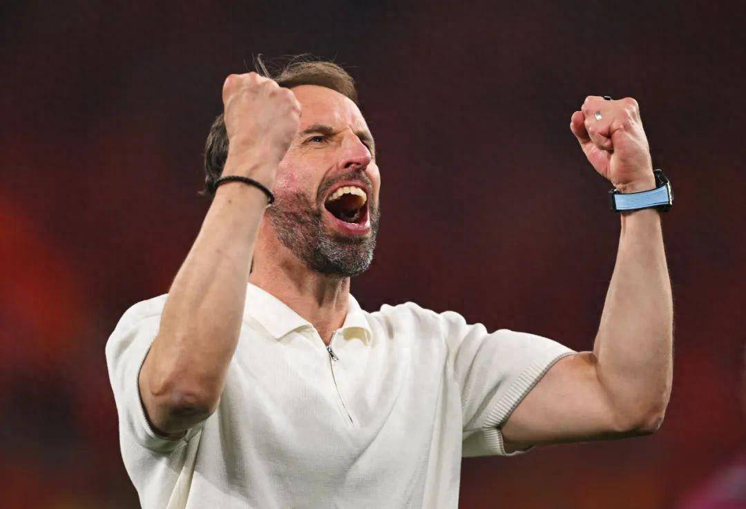 欧洲杯足球平台_足球——【艾盈球】欧洲杯决赛:足球正义大战完美反派欧洲杯足球平台?