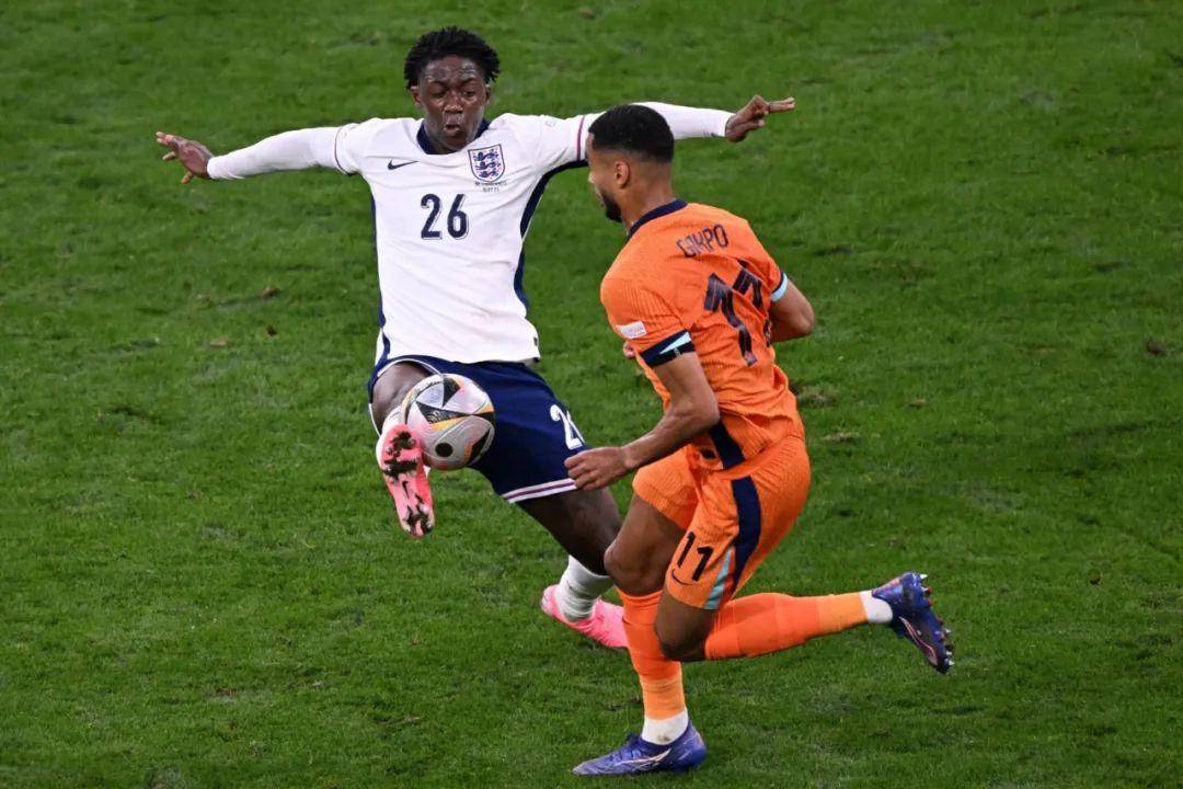 欧洲杯足球平台_足球——【艾盈球】欧洲杯决赛:足球正义大战完美反派欧洲杯足球平台?