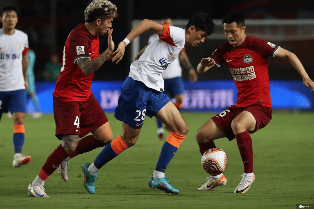 皇冠信用网登1_1:0皇冠信用网登1,河南杜康雨中“登泰山”