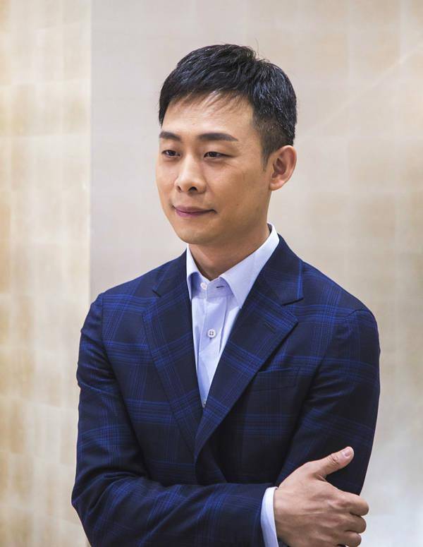 皇冠信用最新地址_吴京邀张译拍戏:你要多少片酬?张译:你要没钱皇冠信用最新地址,就算一百我也演!