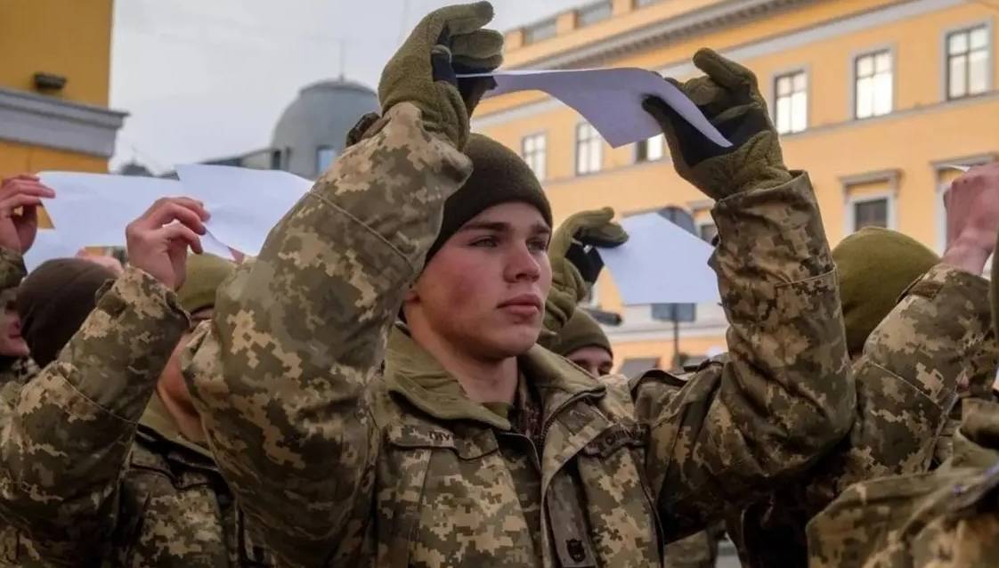 皇冠信用网开通_乌快守不住了!俄军火力全开皇冠信用网开通,乌损失3600平方公里领土,大批士兵逃跑!