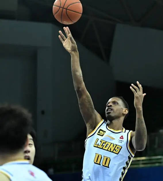 皇冠信用网代理如何申请_纳纳利33分张宁18+5 广厦力克山西锁定常规赛冠军