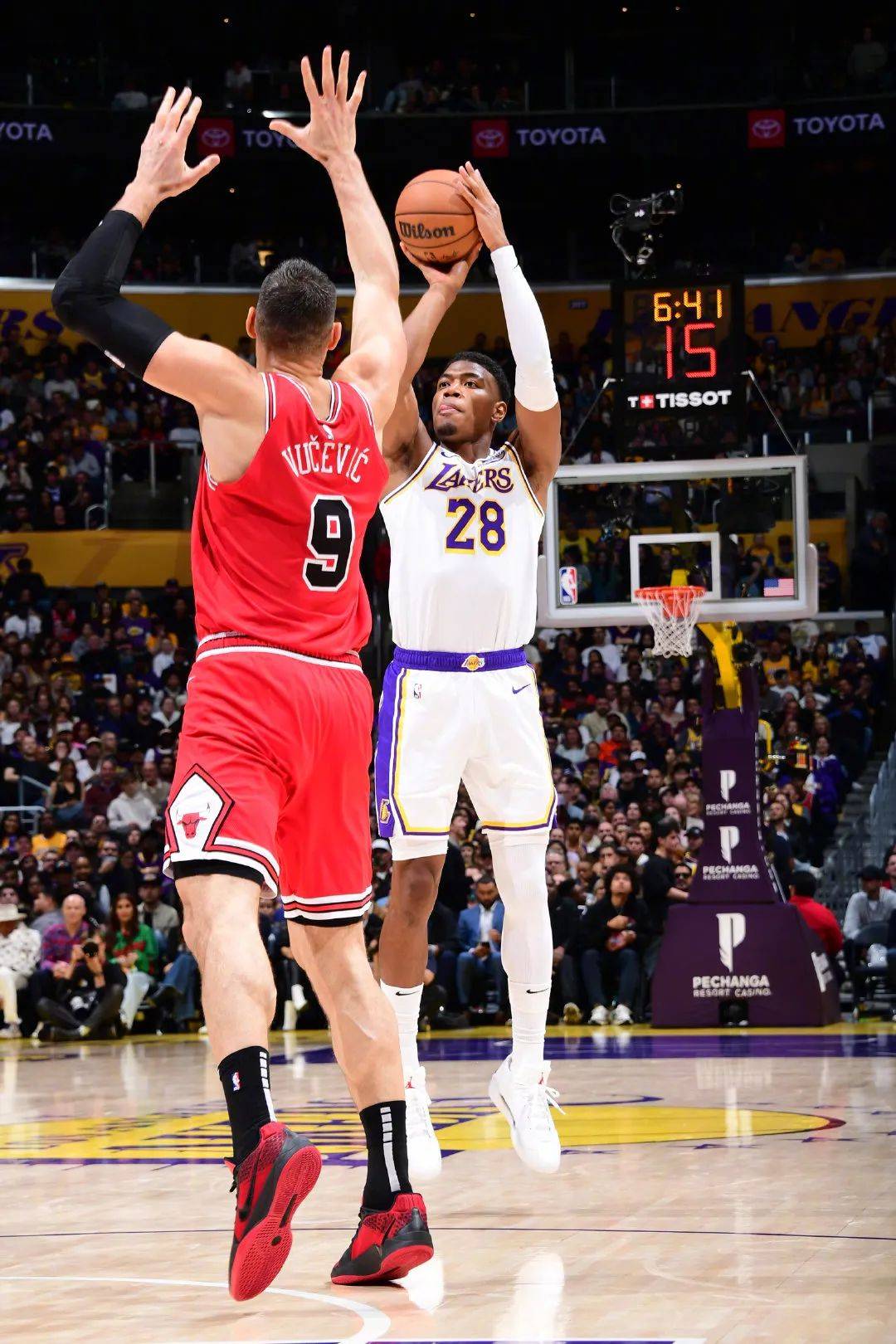 app足球正网_詹姆斯复出app足球正网，完全体湖人115比146惨败公牛，遭遇两连败！