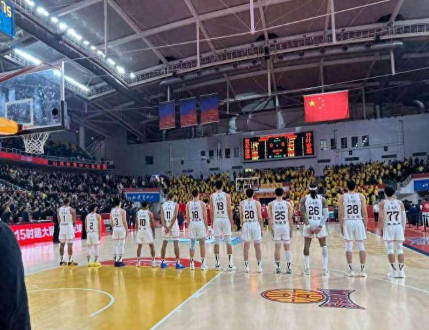 印第安纳步行者 v 萨克拉门托国王_杜锋带13人出征上海！4外援+23兄弟印第安纳步行者 v 萨克拉门托国王，贝贝获重用