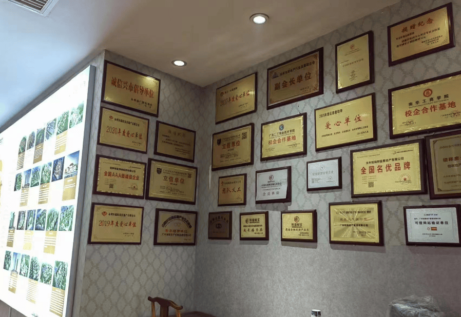 密尔沃基雄鹿 v 菲尼克斯太阳_永州上千名公职人员卷入非法集资案调查：区政府组织疑犯与受害者签“免刑”条约密尔沃基雄鹿 v 菲尼克斯太阳，15亿集资案教师被判刑仍“吃空饷”