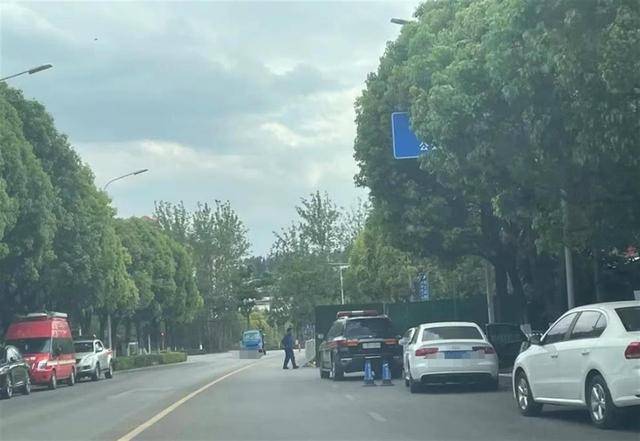 信用平台出租_昆明一商铺起火致8人死亡信用平台出租，居民：系电瓶车维修铺