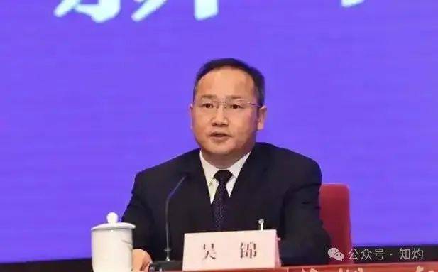 皇冠信用网登3代理_“戏精”女市长落马后皇冠信用网登3代理，刚刚，荆州市委书记也被查了……