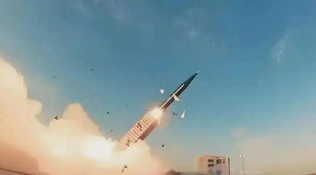 皇冠信用盘平台出租_震撼台海！解放军BRE-10火箭炮现身皇冠信用盘平台出租，岛内防御体系崩溃，统一时间表重构！