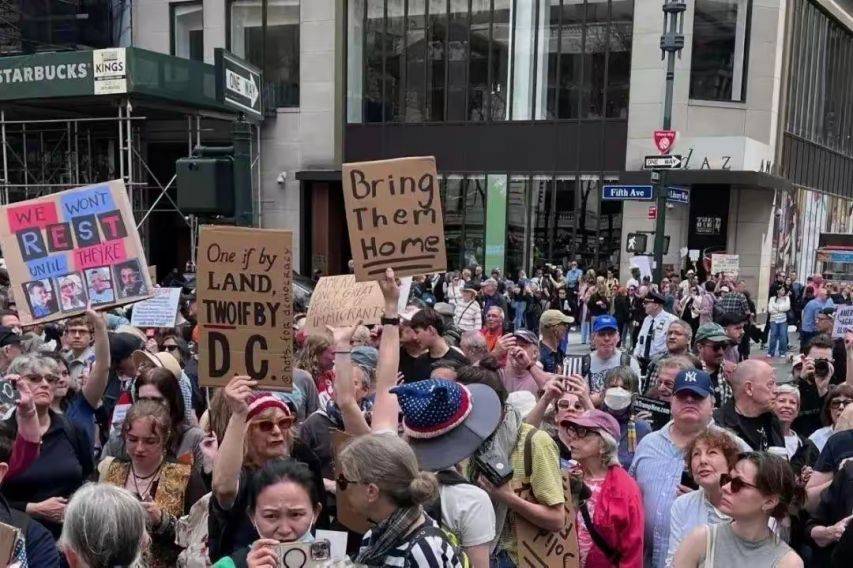 皇冠信用盘代理_与中方过招三回合皇冠信用盘代理，特朗普的“关税军师”出局，亲信一夜大换血