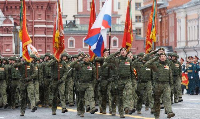 皇冠登1登2登3_卫国战争胜利日当天皇冠登1登2登3，乌克兰不想给普京面子，威胁准备袭击红场