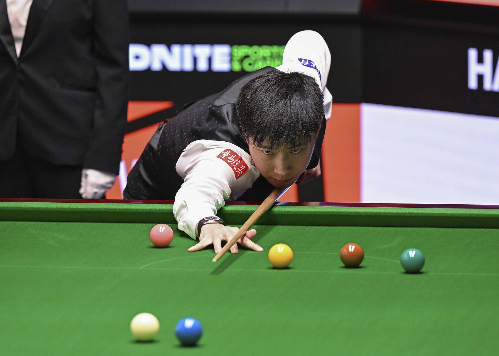 皇冠信用网代理申条件_【斯诺克世锦赛】赵心童大胜晋级皇冠信用网代理申条件，成为史上首位以业余身份闯入四强的选手