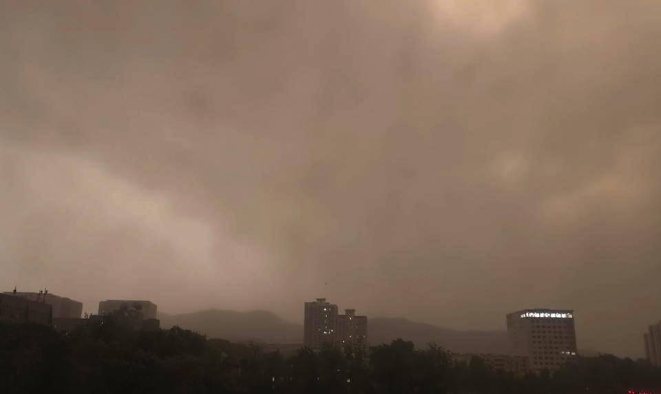 皇冠信用網登2登3_昨晚这场暴风骤雨皇冠信用網登2登3，让济南很多车辆变成“大花脸”