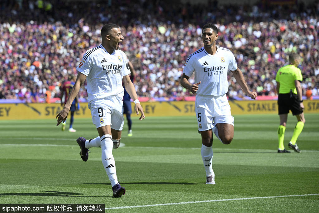 皇冠体育App下载_赛季四杀皇冠体育App下载！西甲-姆巴佩戴帽拉菲2球 巴萨4-3皇马7分领跑