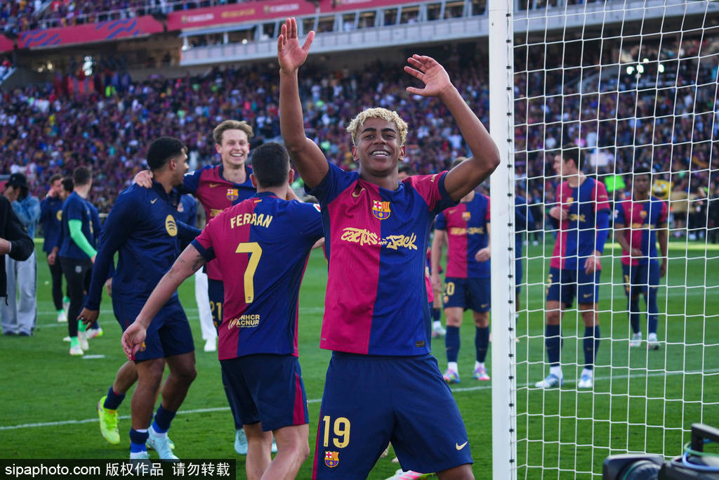 皇冠体育App下载_赛季四杀皇冠体育App下载！西甲-姆巴佩戴帽拉菲2球 巴萨4-3皇马7分领跑