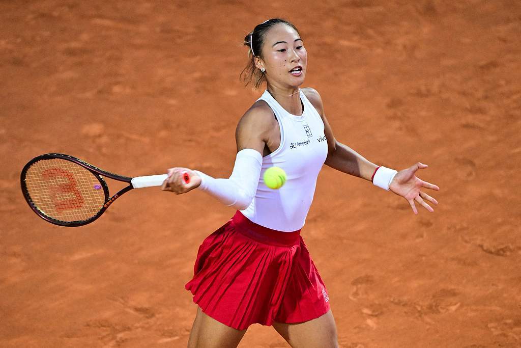 怎么开通皇冠信用开户_生涯首胜怎么开通皇冠信用开户！郑钦文2-0萨巴伦卡 结束六连败晋级罗马站四强