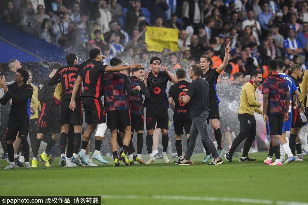 皇冠信用网占成代理
_西甲-亚马尔世界波+传射 巴萨2-0西班牙人提前2轮夺冠