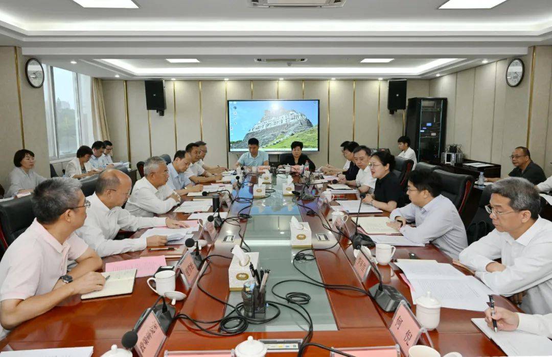 hga030官方网址_钟畅姿李玉成赴邕拜访自治区交通运输厅