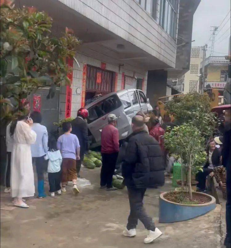 皇冠信用網如何开户_云南陆良县发生一起装载机致人伤亡事件皇冠信用網如何开户，造成6死4伤