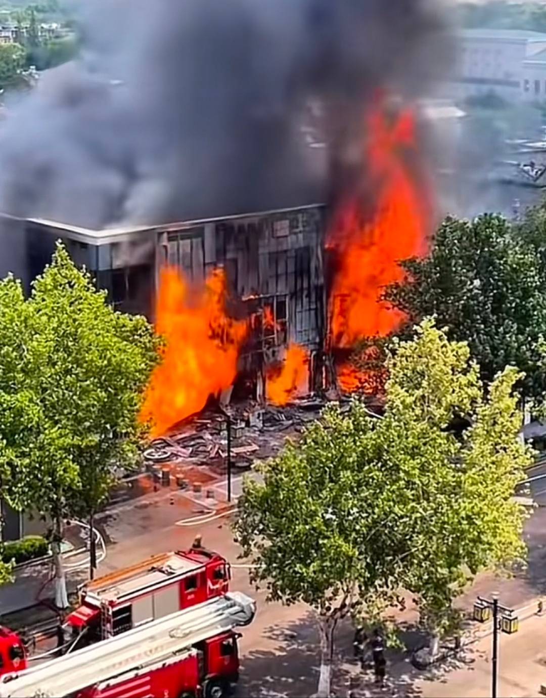 皇冠信用網怎么开户_济南突发火灾致5人受伤1人失联皇冠信用網怎么开户，附近商家称“广场晃动了一下”：有明显震动感