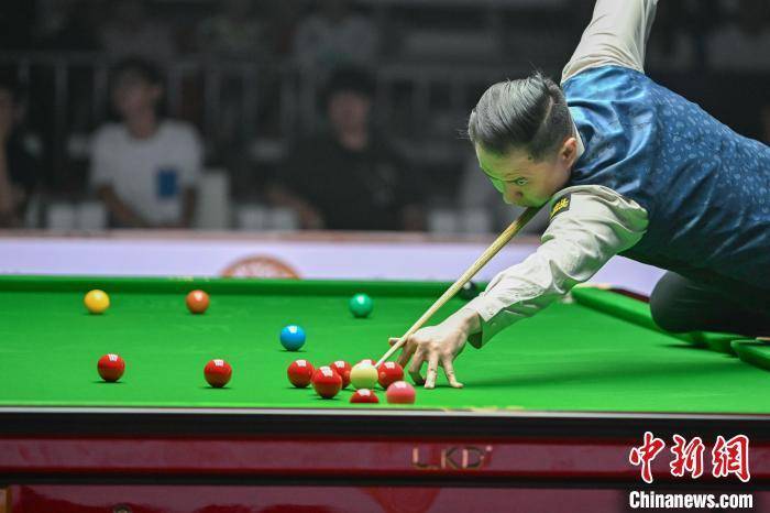 皇冠信用网登1_CBSA斯诺克巨星邀请赛：肖国栋5比2胜约翰·希金斯
