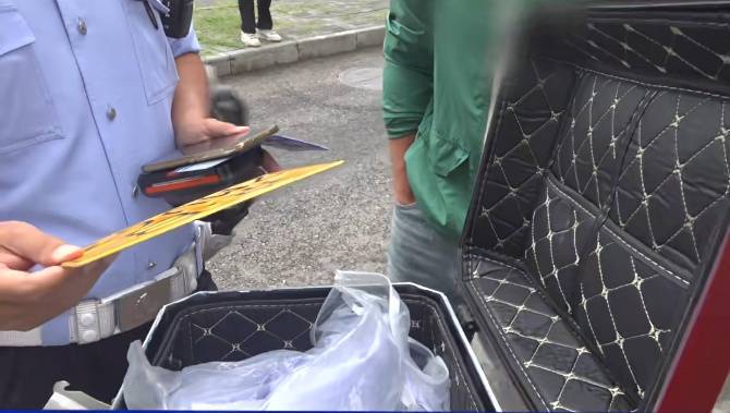 皇冠信用網如何开户_“你明白吗?”北京街头一驾驶员连怼交警皇冠信用網如何开户!交警:我不明白