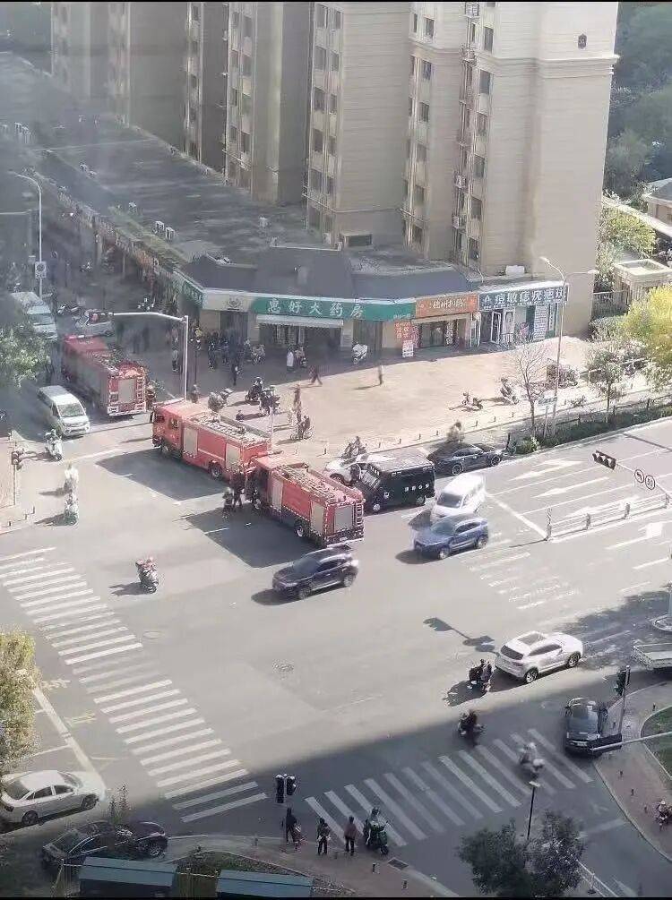 皇冠信用网开户_山东济南一临街餐饮店发生爆炸皇冠信用网开户，疑有人员受伤！应急、公安、消防等多个部门现场处置